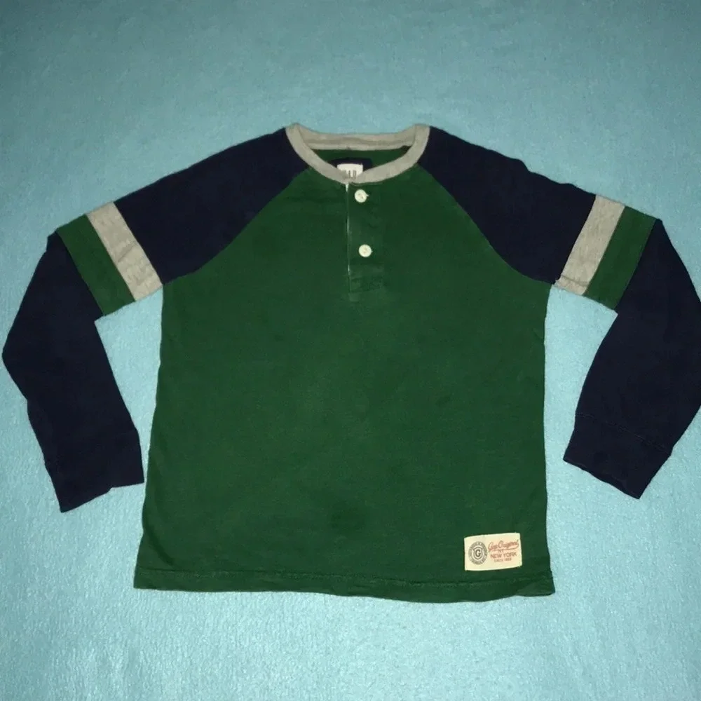 𝅺GAP KIDS long sleeve crewneck color block style soft cotton size S